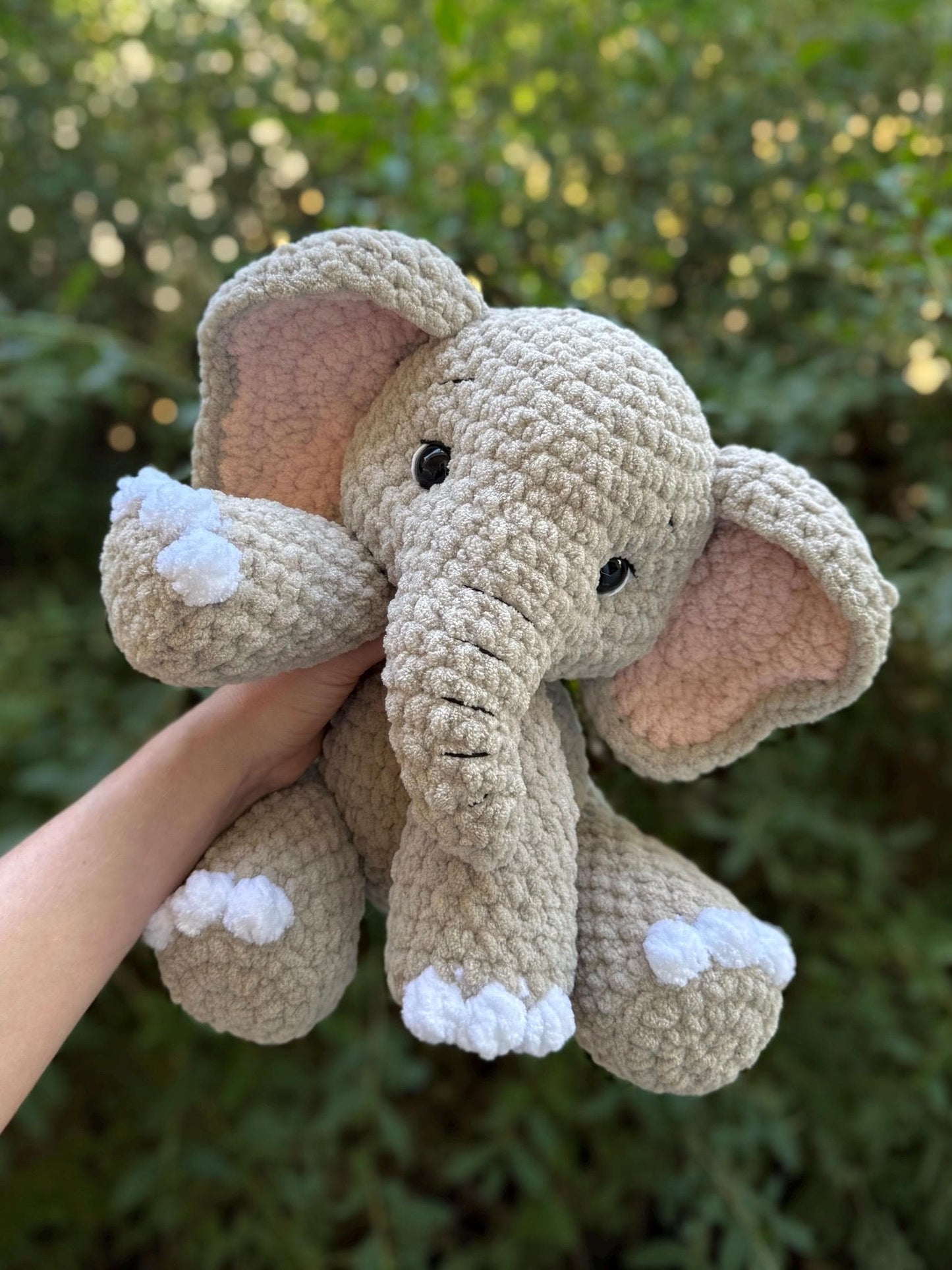 Sitting Elephant amigurumi 2