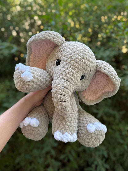 Sitting Elephant amigurumi 2