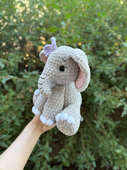 Sitting Elephant amigurumi 8